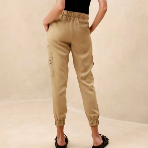 Banana Republic Pull-On Tan Jogger Cargo Pants Size XL NWOT - Picture 2 of 9